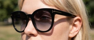 Tom Ford Moira FT1109 01B 53 Imagine generată